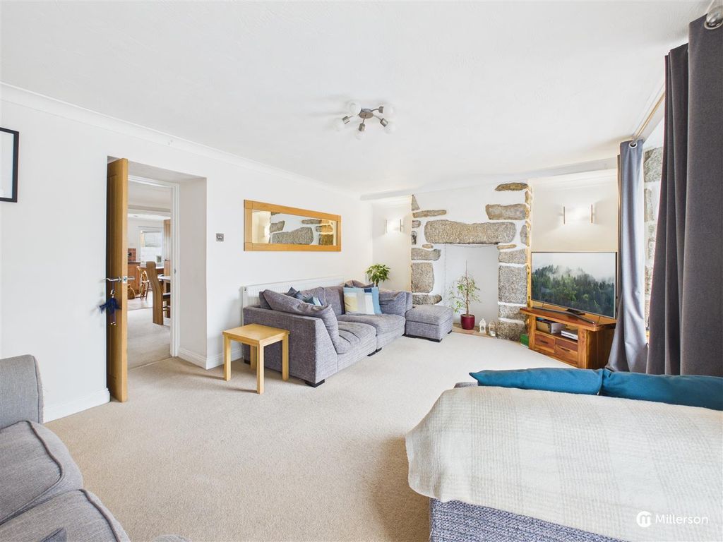 Property photo 1 of 28