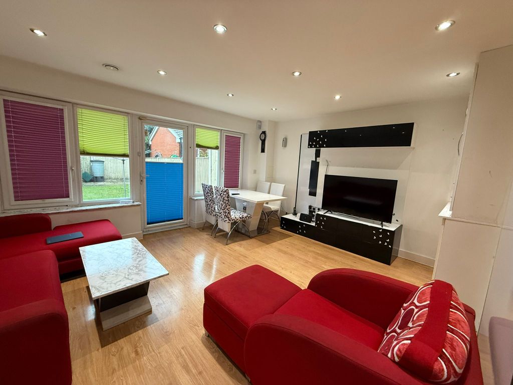 Property photo 2 of 17