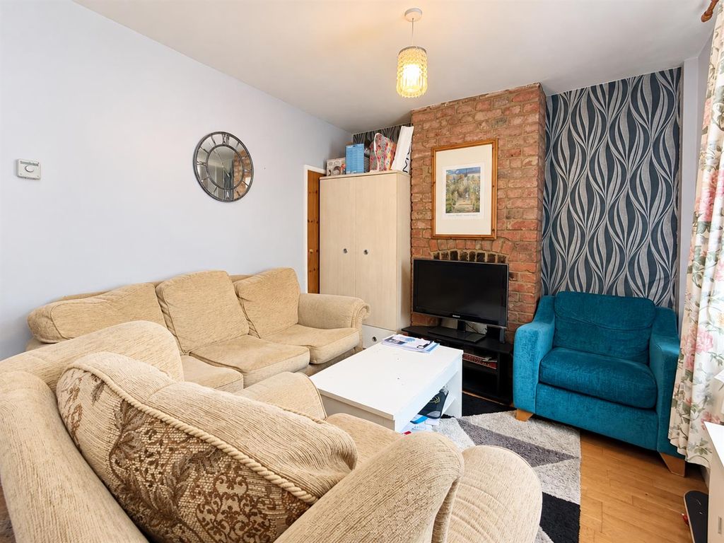Property photo 2 of 18