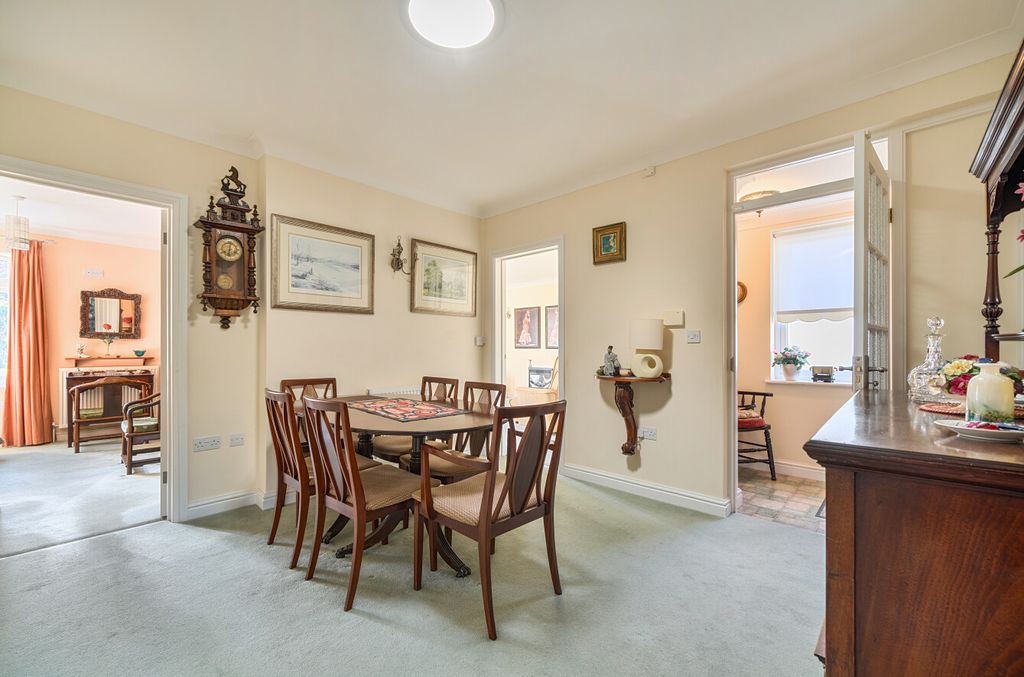 Property photo 3 of 9 Dining Area