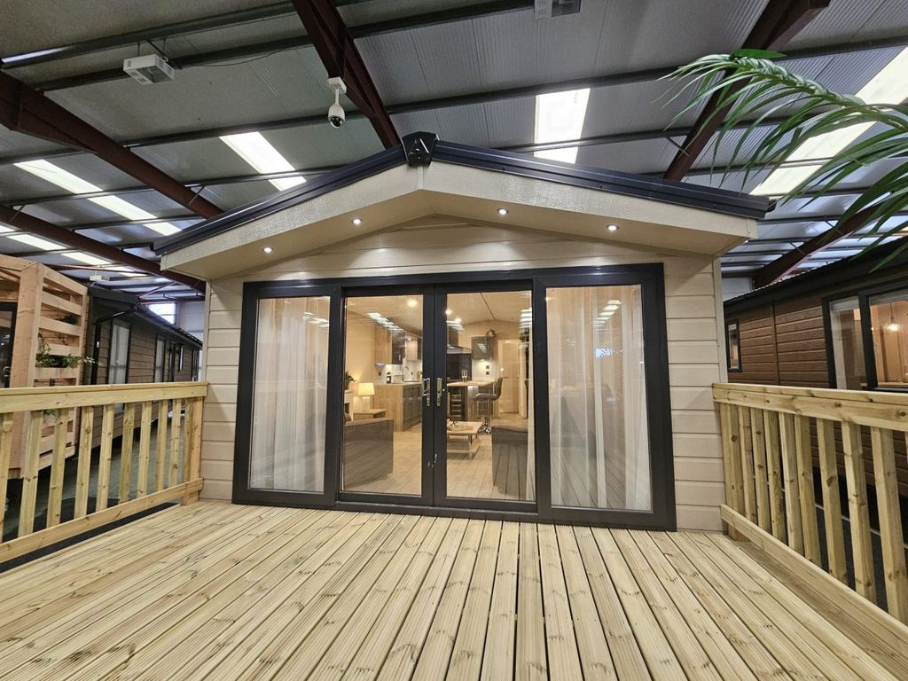 Property photo 1 of 16 1