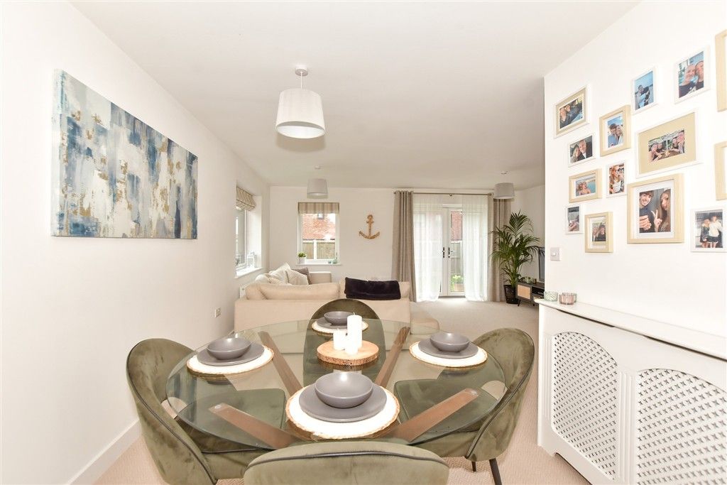 Property photo 1 of 18 Lounge/Diner