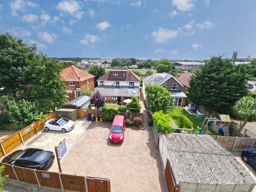 Property photo 3 of 33