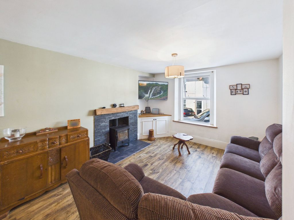 Property photo 2 of 23