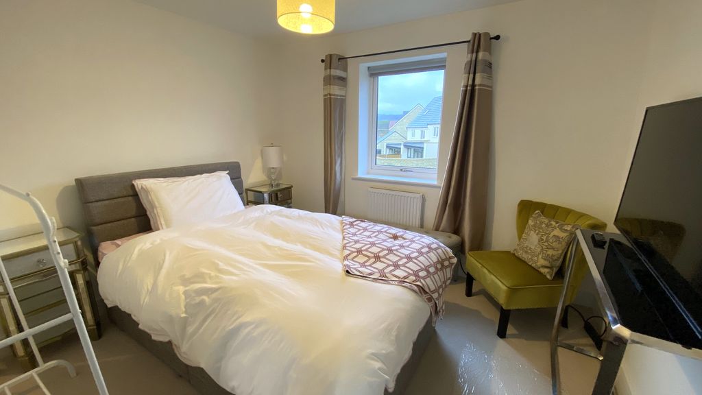 Property photo 2 of 10 Bedroom