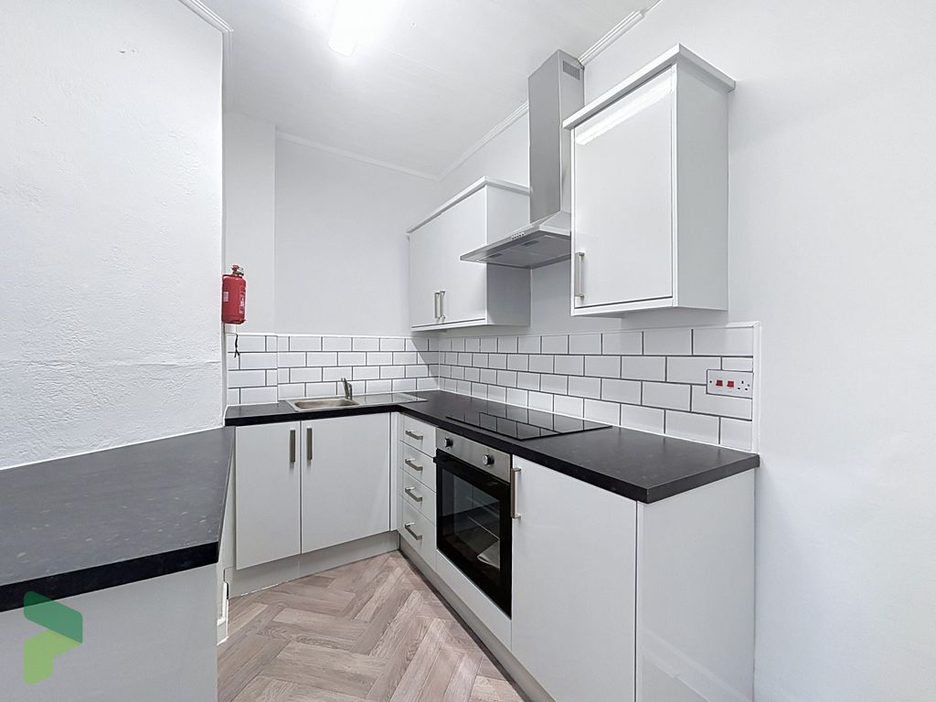 Property photo 2 of 9 Kitchen