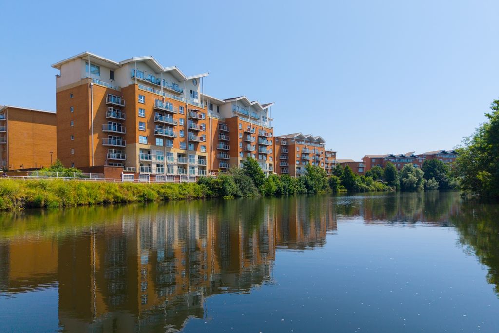 Property photo 1 of 21 Century Wharf Drone 2026_