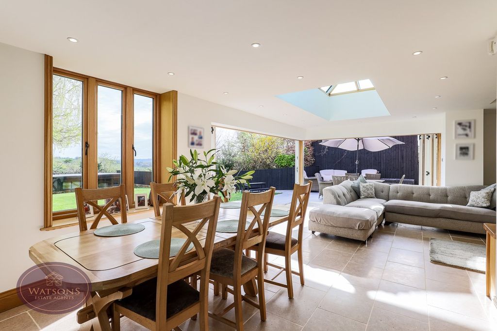 Property photo 2 of 37