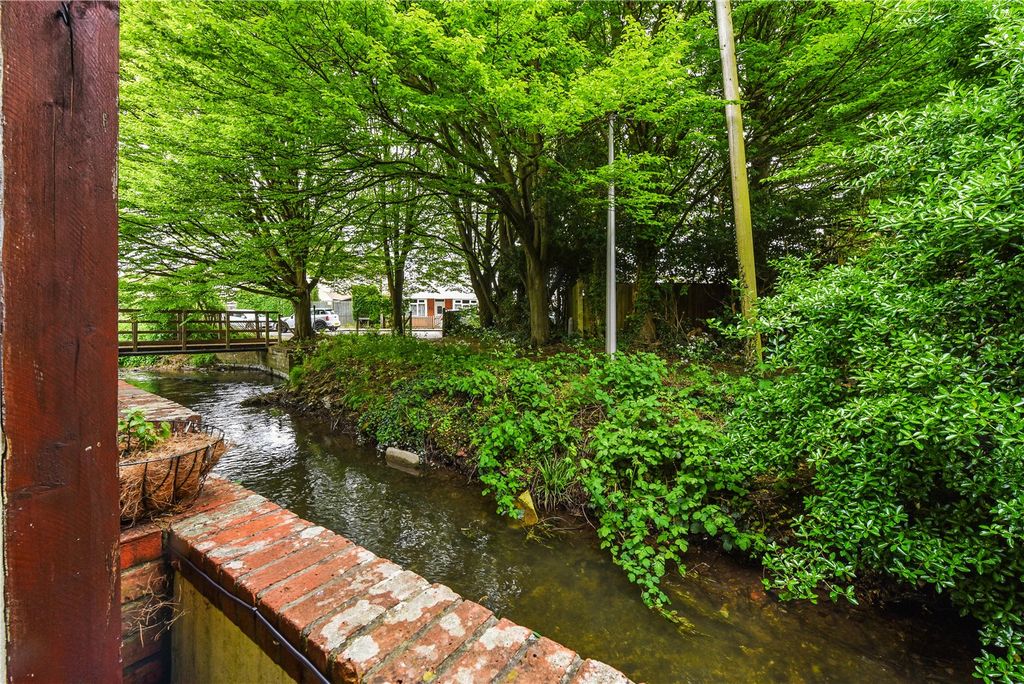 Property photo 2 of 15 Picture No. 16