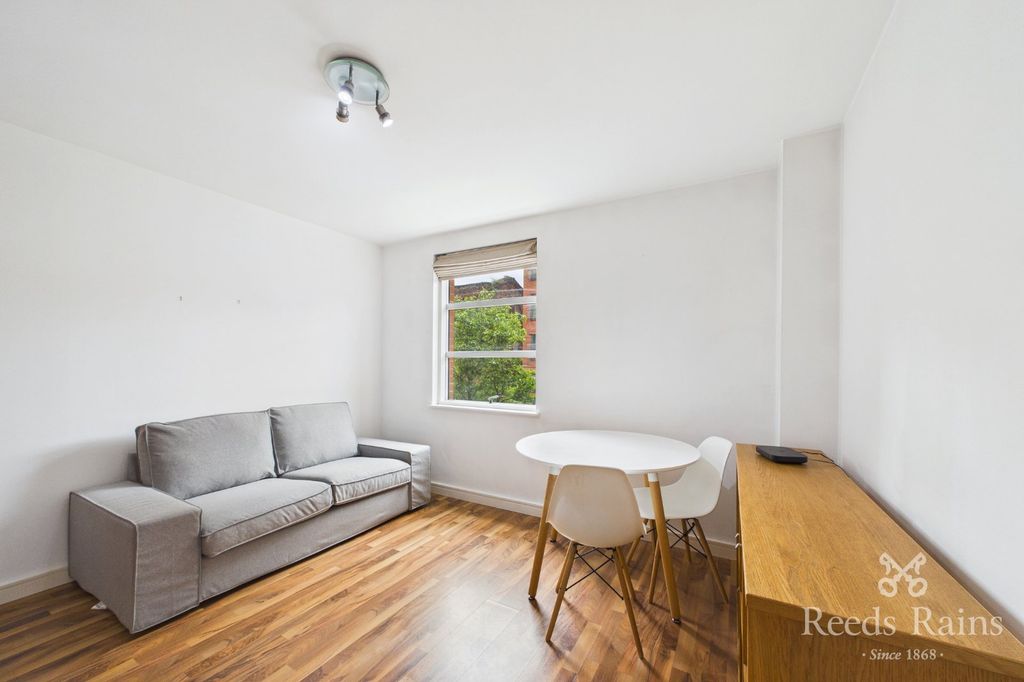 Property photo 2 of 14 Picture No. 04