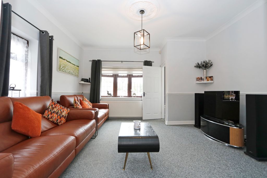 Property photo 3 of 17 4274873