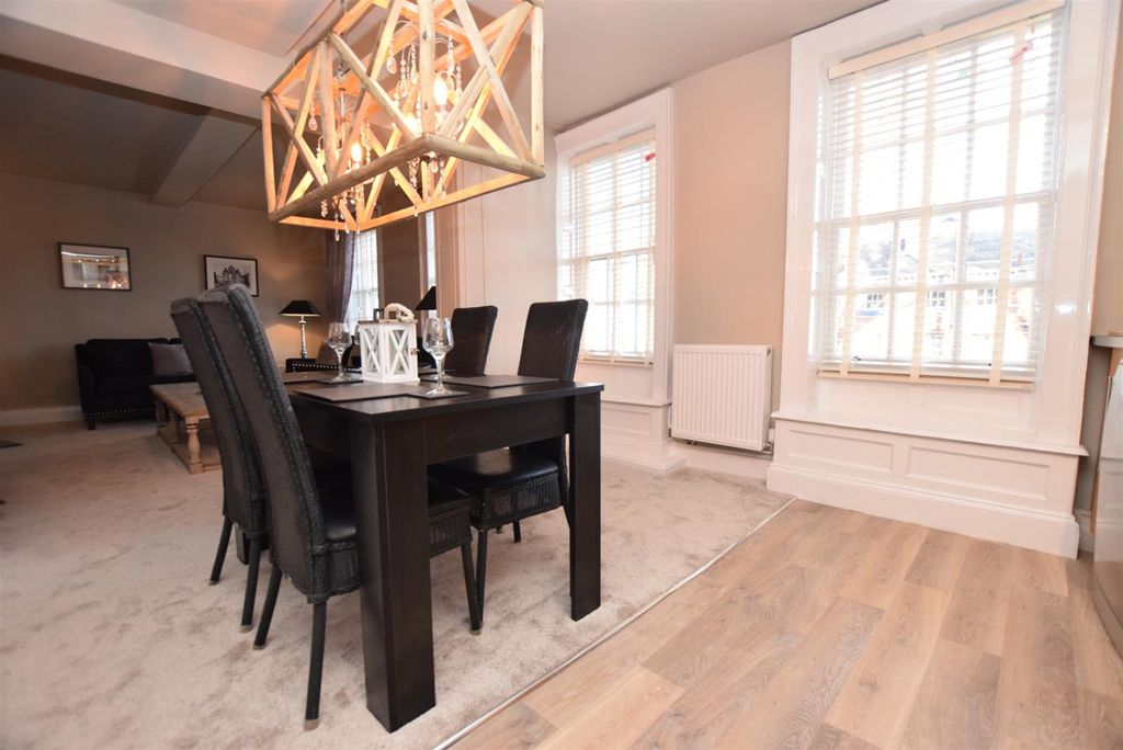 Property photo 3 of 18 2189073