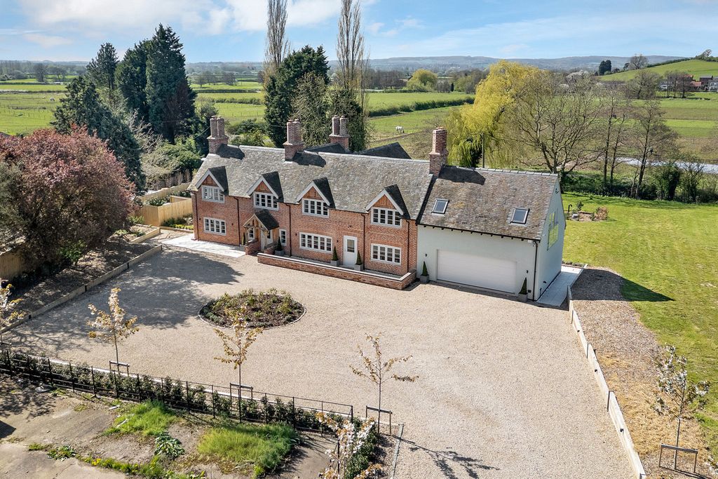 Property photo 1 of 33