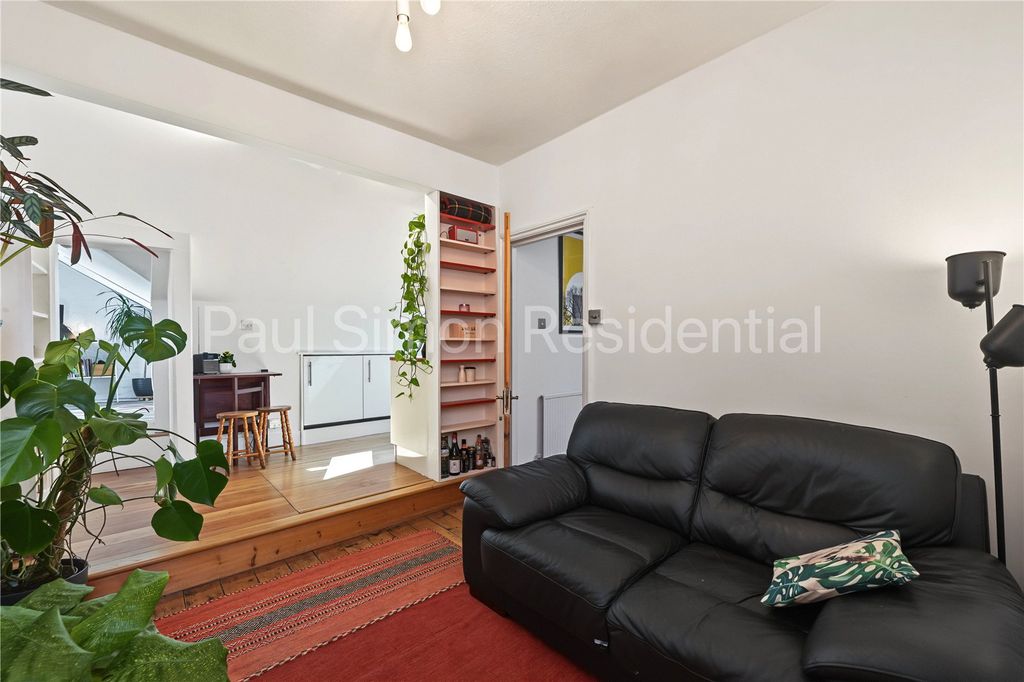 Property photo 2 of 14 Picture No. 10