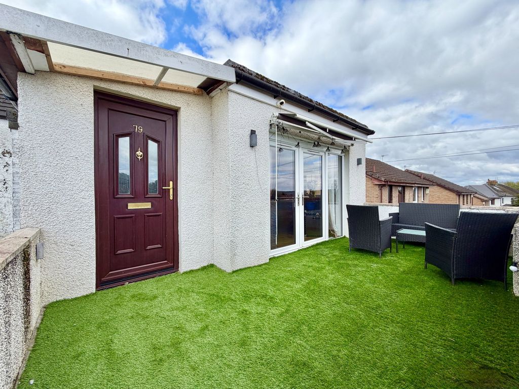 Property photo 2 of 28