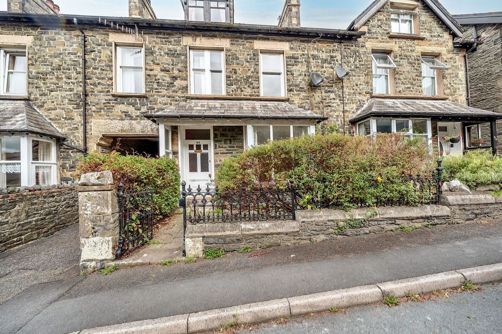 Property photo 1 of 35