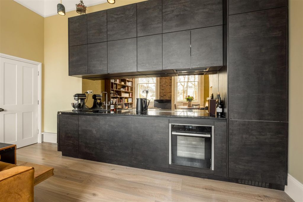 Property photo 3 of 18 5, 4 Norfolk Terrace-9.Jpg