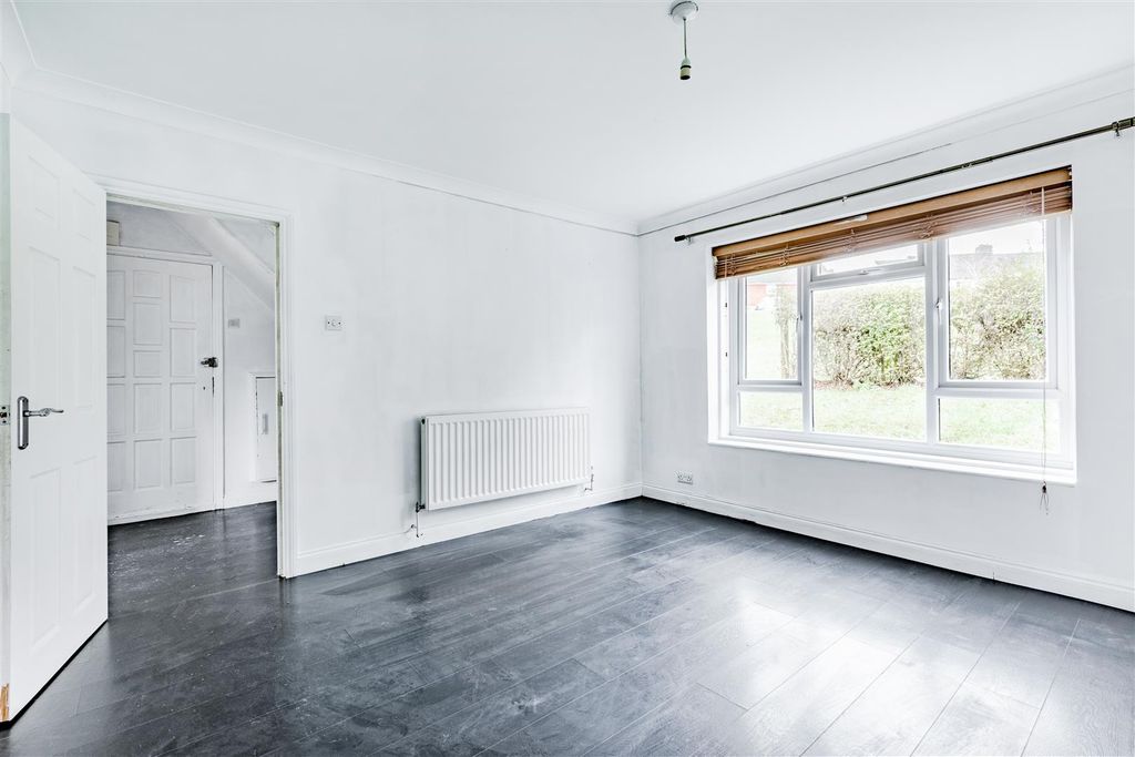 Property photo 2 of 15 Reception