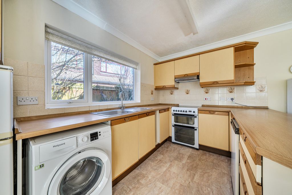 Property photo 3 of 12