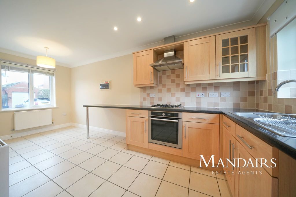 Property photo 2 of 25