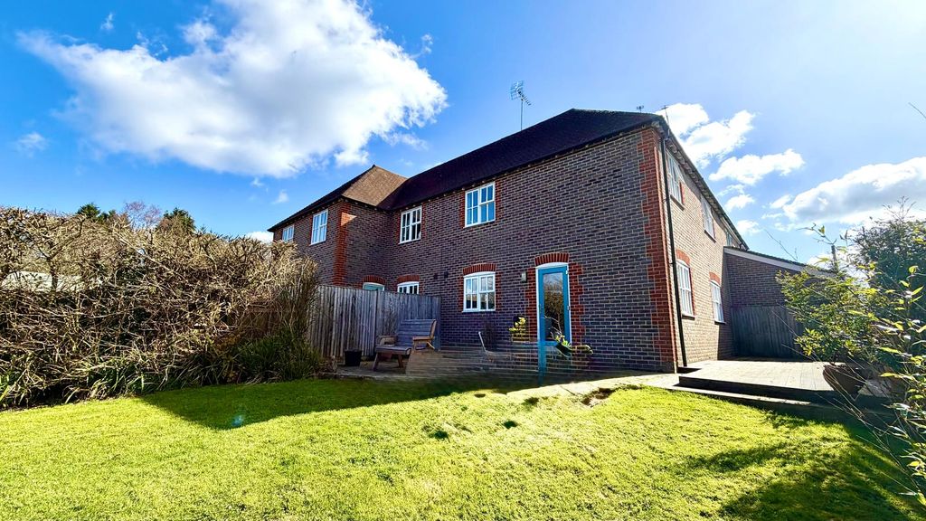 Property photo 2 of 20