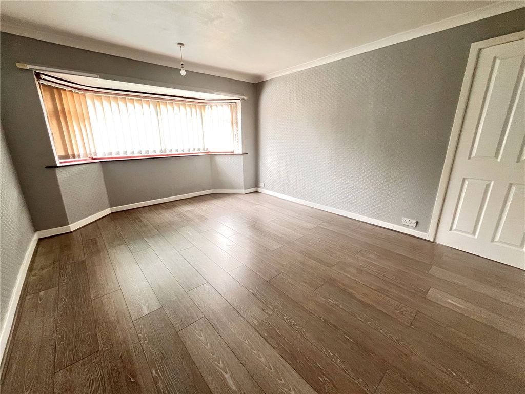 Property photo 2 of 17 Picture No. 10