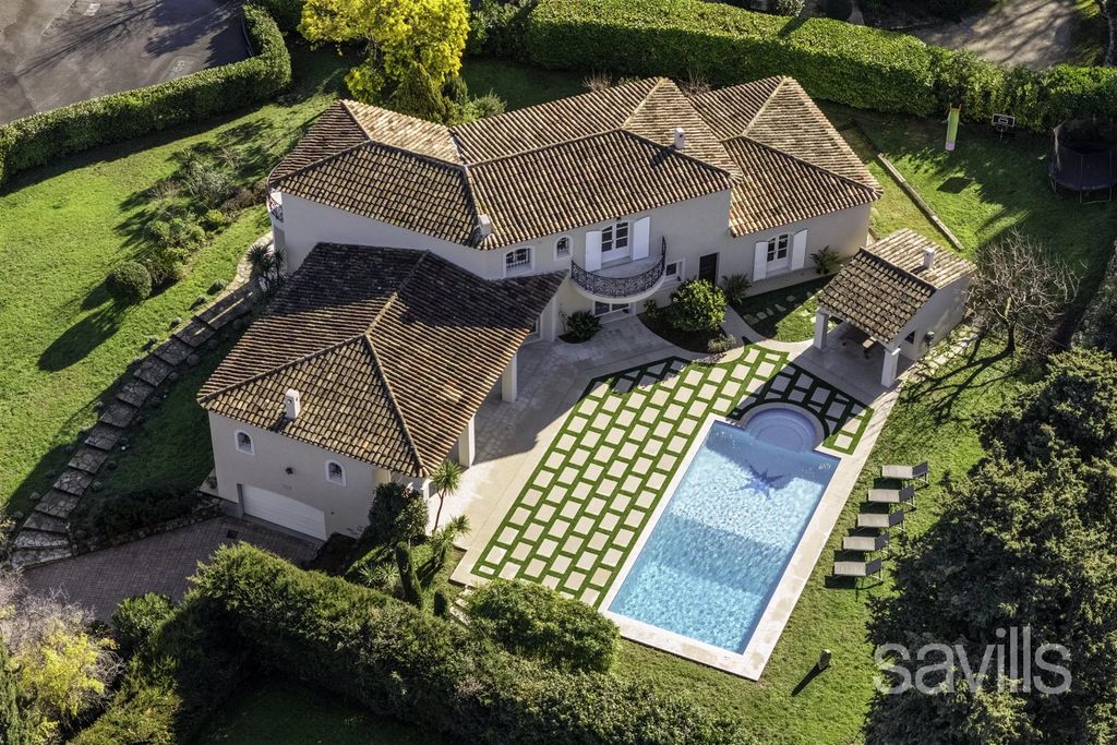 Property photo 1 of 9 Elegance And Prestige In A Private Estate, Within Walking Distance To Valbonne