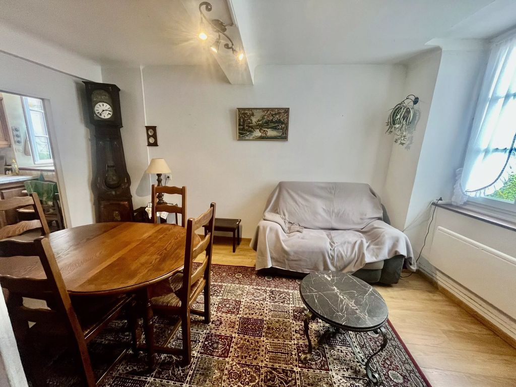 Property photo 2 of 11