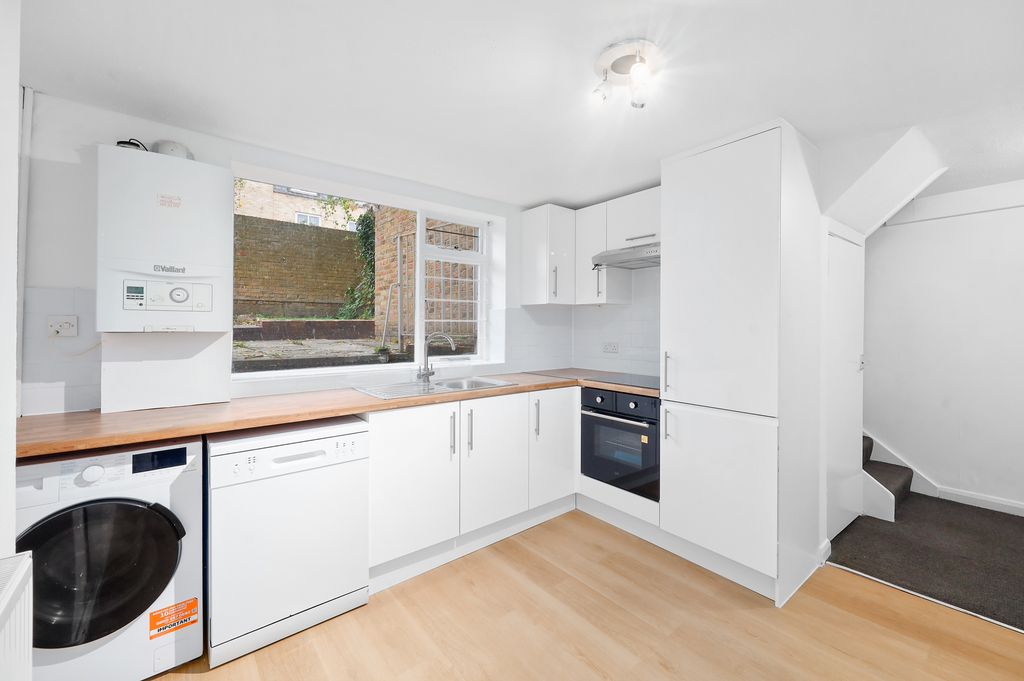 Property photo 2 of 23