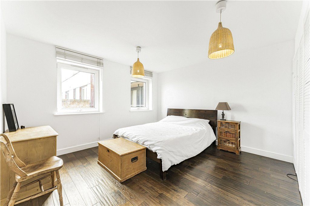 Property photo 3 of 18 Pibedroom