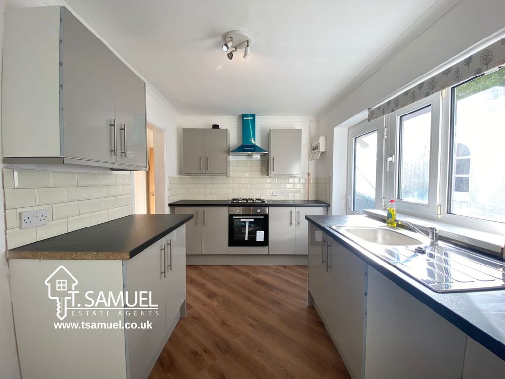 Property photo 2 of 23 4Ffcb54414E3Fc72254Bc2c9d1362Bb7.Jpeg