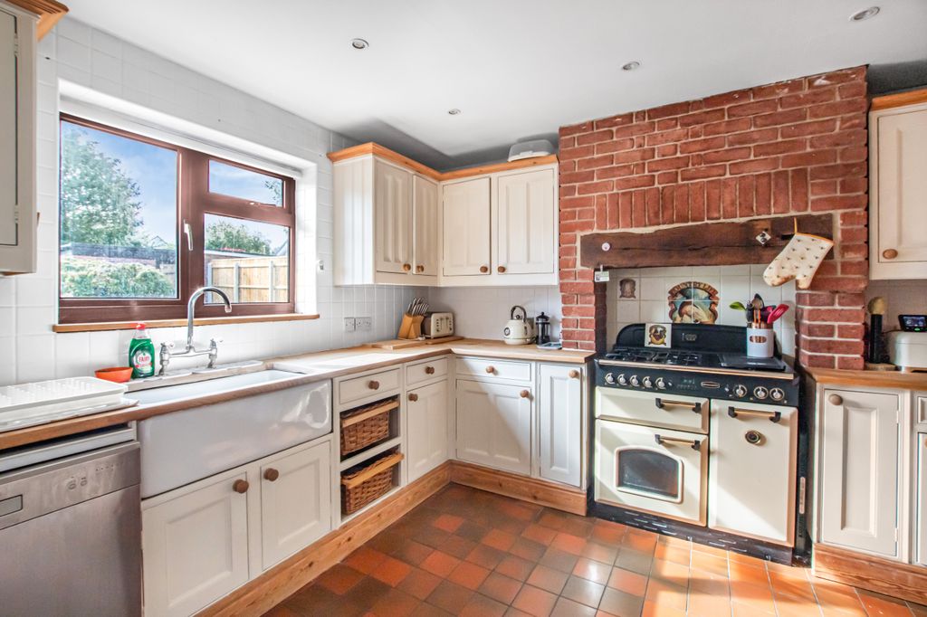 Property photo 2 of 23