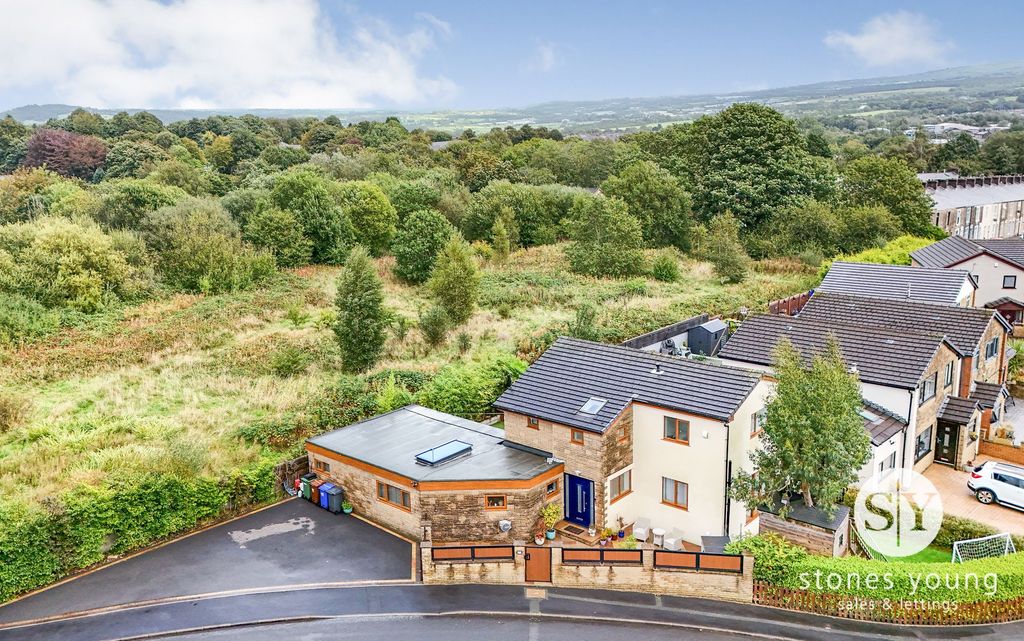 Property photo 1 of 32