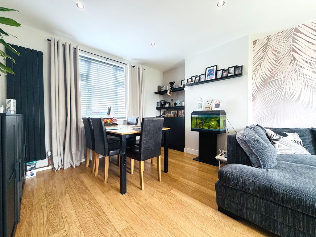 Property photo 3 of 16 Photo 11