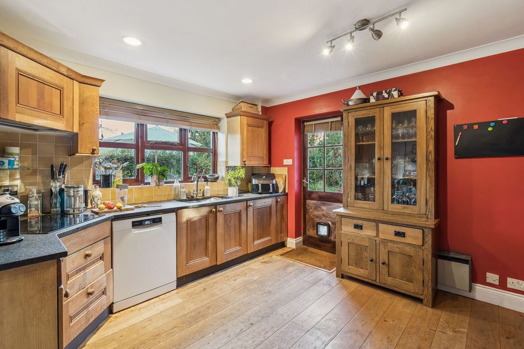 Property photo 3 of 20