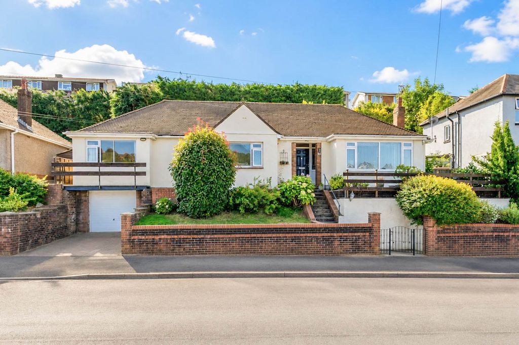 Property photo 1 of 35
