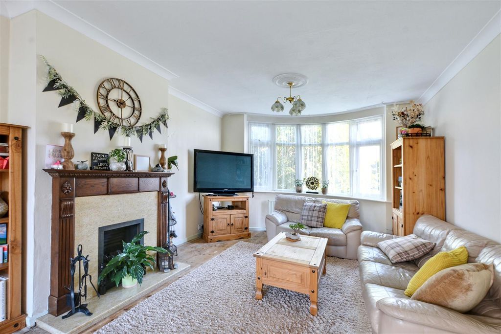 Property photo 2 of 27 Open Plan Living/Dining Room
