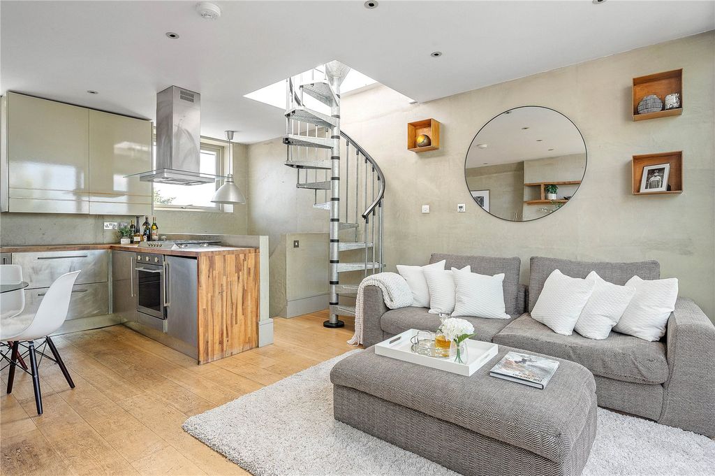 Property photo 3 of 29 Picture No. 32