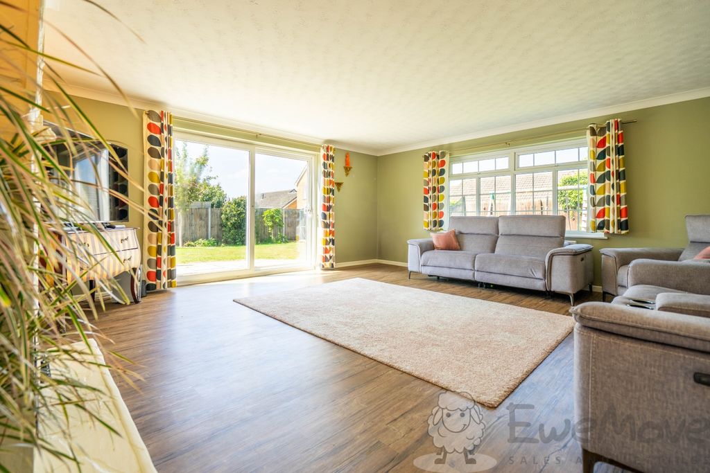 Property photo 2 of 12 Living Room