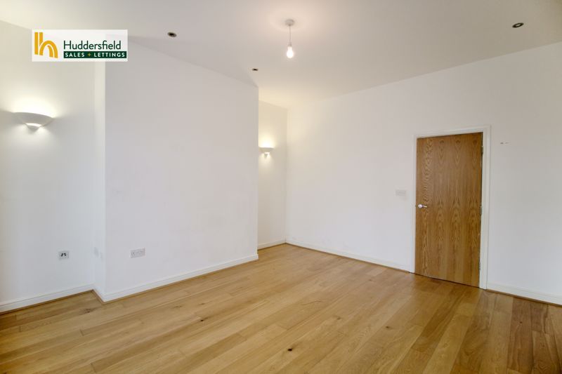 Property photo 3 of 9 Living Room2