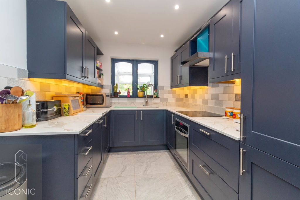 Property photo 3 of 17 Photo 18