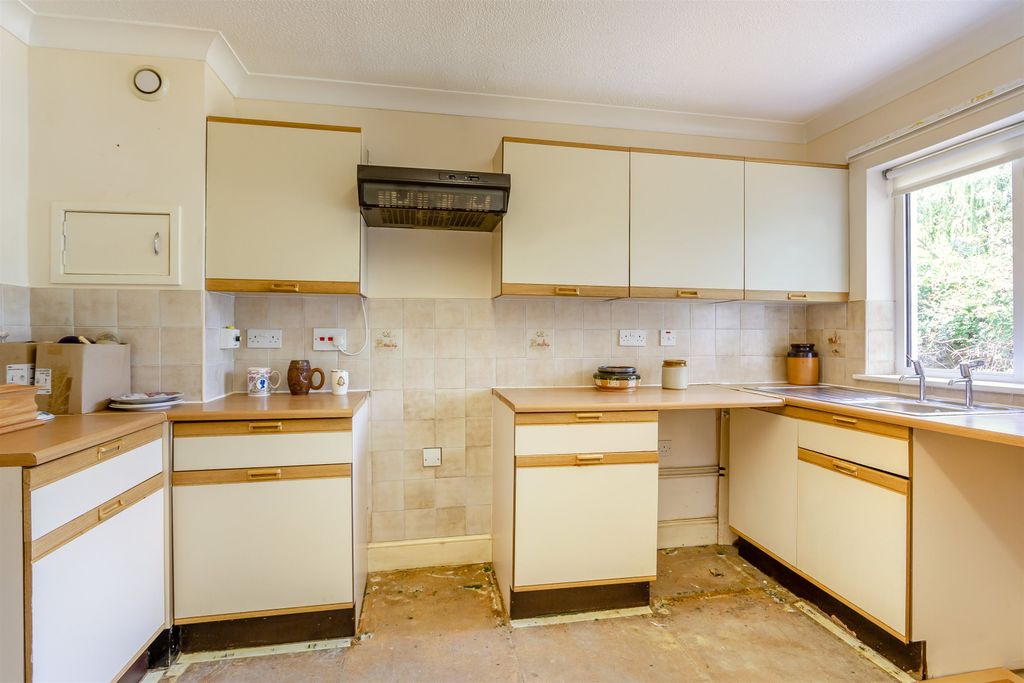 Property photo 3 of 19