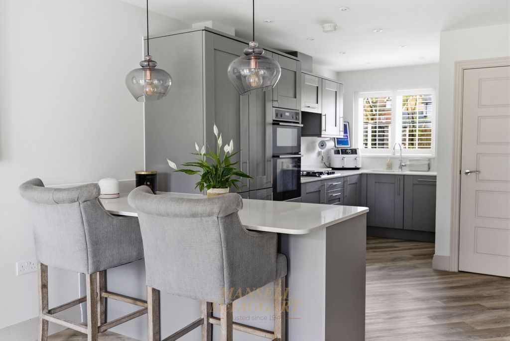 Property photo 2 of 22