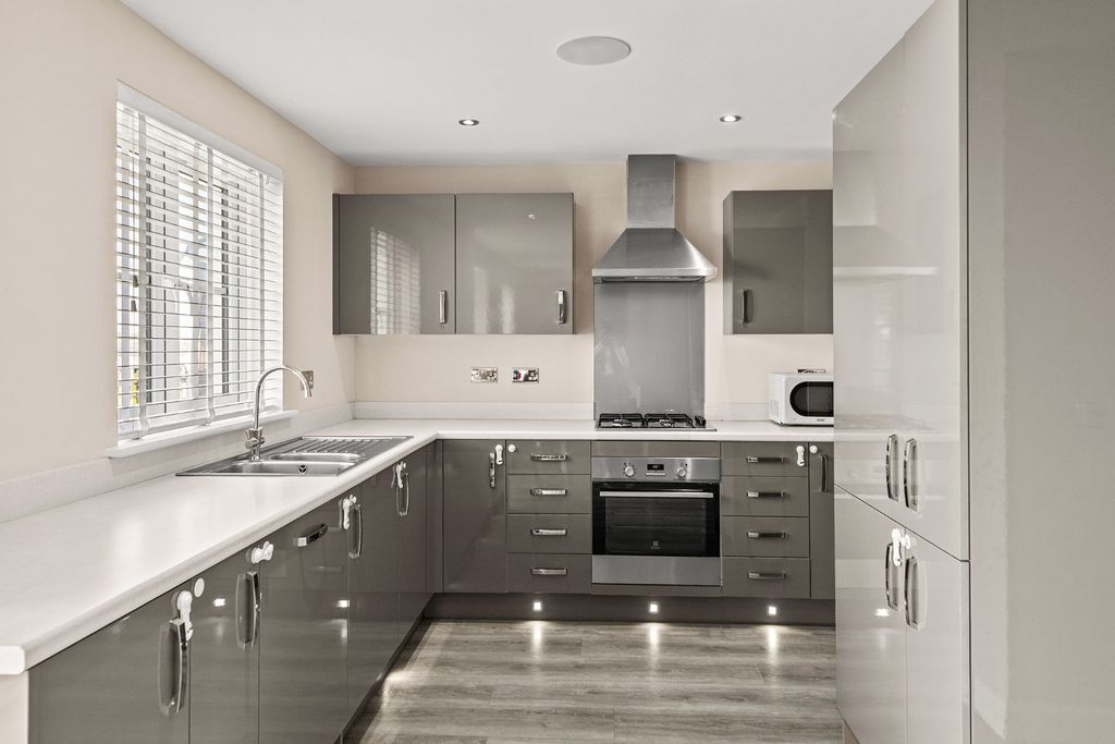 Property photo 3 of 34 5522306
