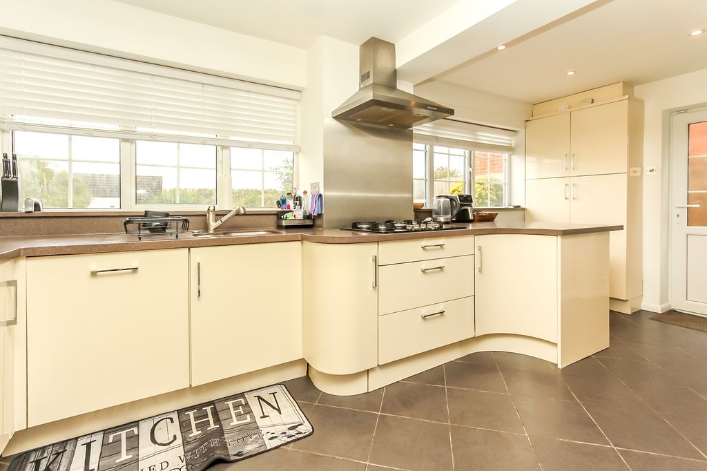 Property photo 2 of 13 Kitchen