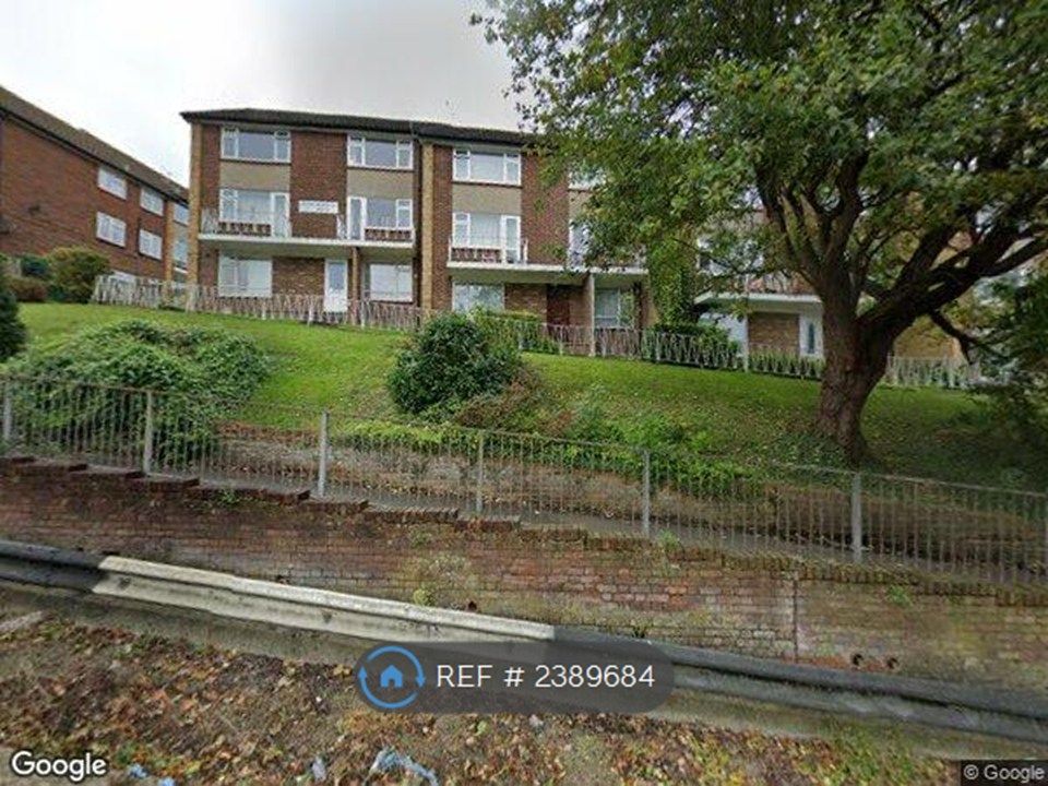 Property photo 1 of 10 Amersham Hill