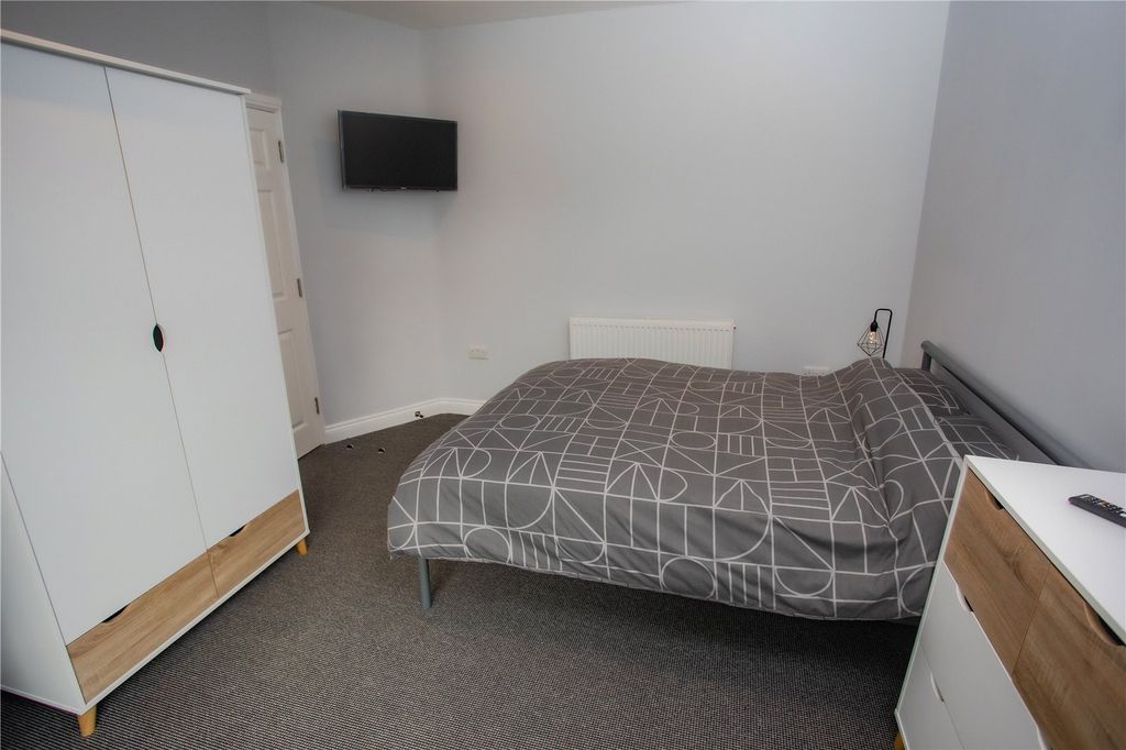 Property photo 2 of 11 Picture No. 16