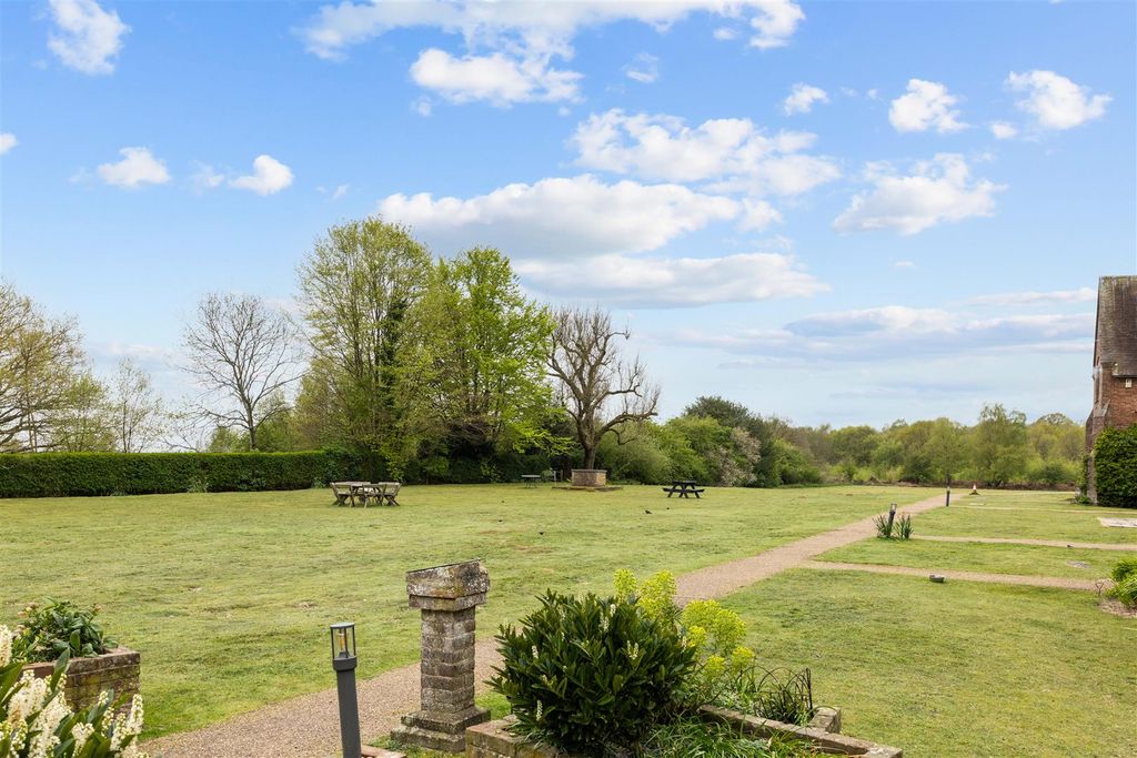 Property photo 3 of 38 1 Grammer Court-13.Jpg