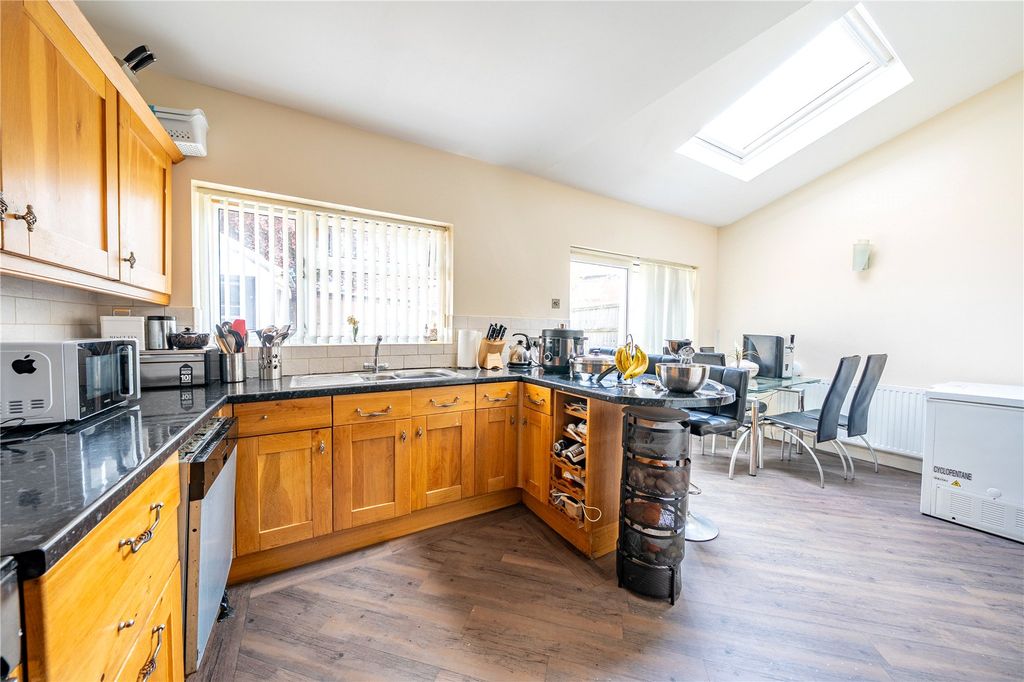 Property photo 2 of 14 Picture No. 02