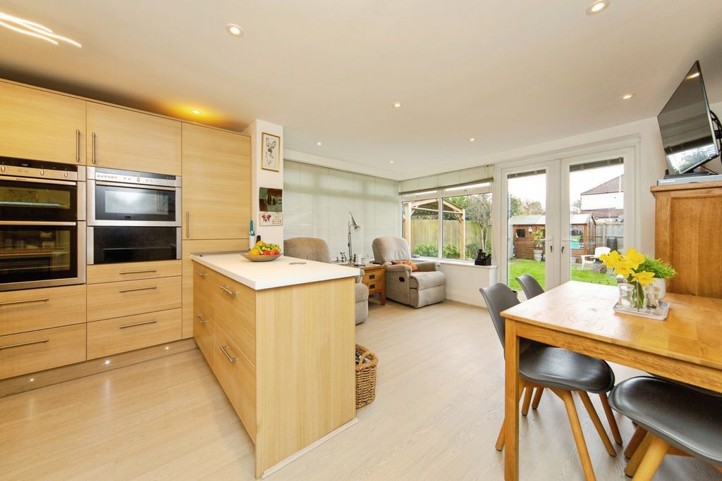 Property photo 3 of 21 Pbox-Img.Jpg